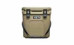 YETI Roadie 24 29 YETI Roadie 24 -Atlanta Grill Company Shop 200259 Roadie 24 Campaign Website Assets DesertTan Front Handle Down 1680x1204 1