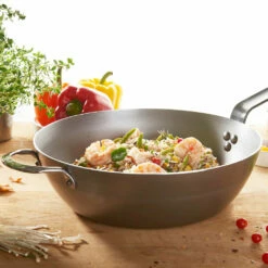 De Buyer MINERAL B Carbon Steel Country Fry Pan 7 De Buyer MINERAL B Carbon Steel Country Fry Pan -Atlanta Grill Company Shop 5614 32 ambiance