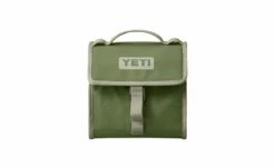 YETI Daytrip Lunch Bag -Atlanta Grill Company Shop Daytrip Lunch 20Bag Highlands Olive Front Closed 4654 Layers F 1680x1024 69144dce b1ff 4e84 8999 b8abf637eac6